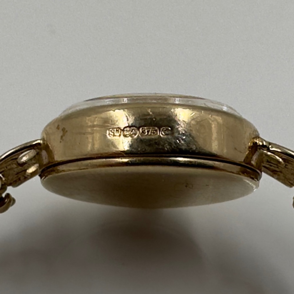 Used SOVEREIGN HALLMARKED 9CT GOLD WRISTWATCH Own4Less